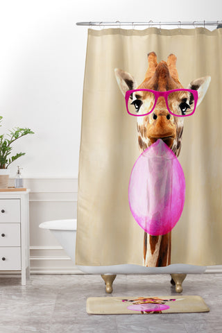 Coco de Paris Clever giraffe with bubblegum Shower Curtain And Mat