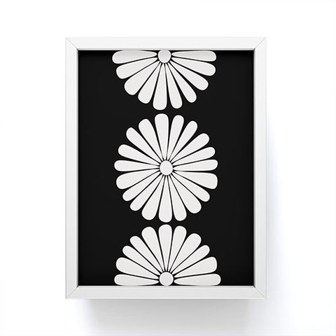 Colour Poems Retro Daisy II Framed Mini Art Print