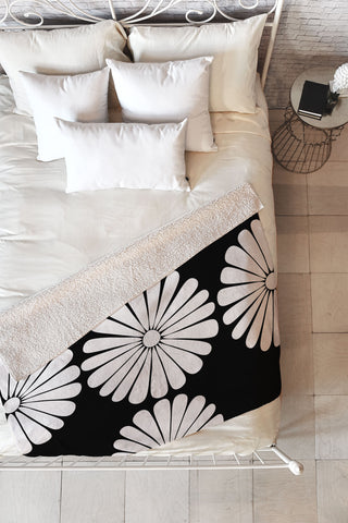 Colour Poems Retro Daisy II Fleece Throw Blanket