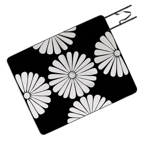 Colour Poems Retro Daisy II Picnic Blanket