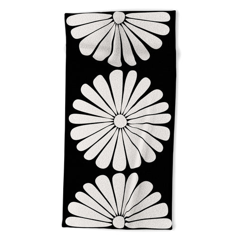 Colour Poems Retro Daisy II Beach Towel