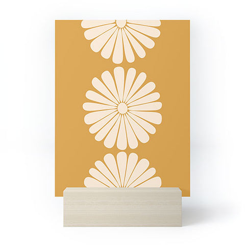 Colour Poems Retro Daisy XIX Mini Art Print