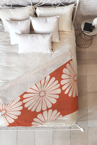 Colour Poems Retro Daisy XV Fleece Throw Blanket