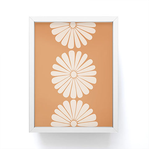 Colour Poems Retro Daisy XXII Framed Mini Art Print