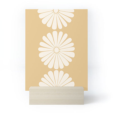 Colour Poems Retro Daisy XXIV Mini Art Print