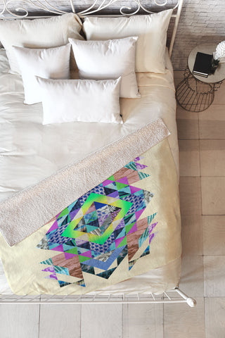 Fimbis Clarice Fleece Throw Blanket