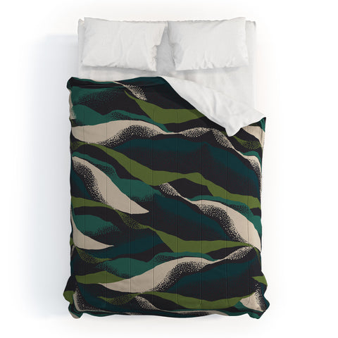 Gabriela Fuente Bio Mount Comforter