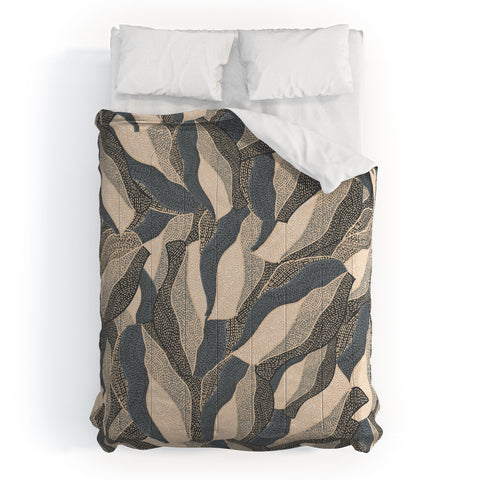 Gabriela Fuente Dark forest Comforter