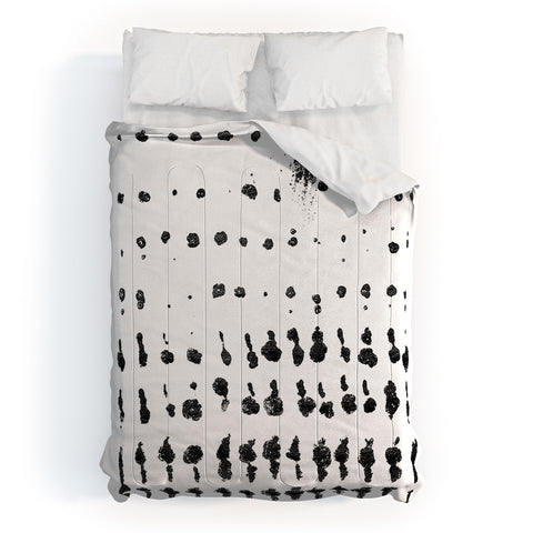 GalleryJ9 Medium Dots Pattern Black and White Distressed Texture Abstract Comforter
