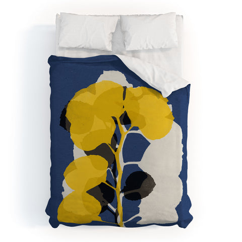 Garima Dhawan begonia 3 Duvet Cover