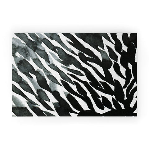 Georgiana Paraschiv BWAbstract 01 Welcome Mat