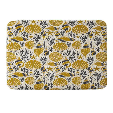 Heather Dutton Washed Ashore Ivory Multi Memory Foam Bath Mat