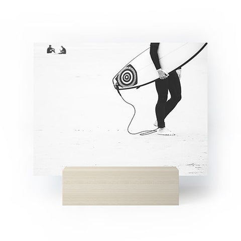 Ingrid Beddoes Catch a Wave V Mini Art Print