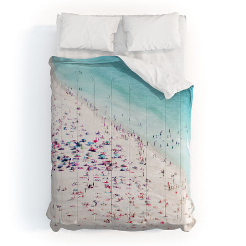 Ingrid Beddoes Summer beach love Comforter