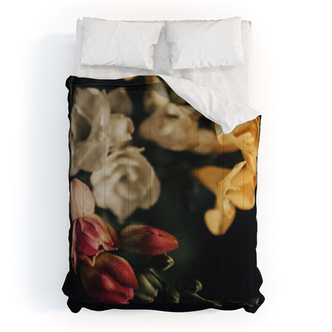 Ingrid Beddoes Sweet spring bouquet Comforter
