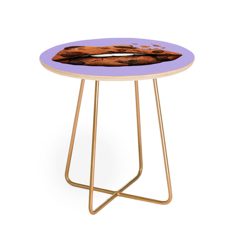 Jonas Loose Cookie Lips Round Side Table