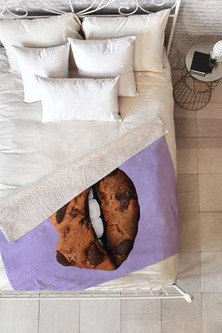 Jonas Loose Cookie Lips Fleece Throw Blanket