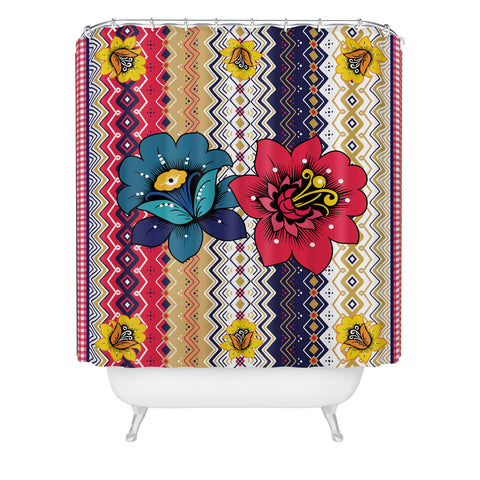 Juliana Curi Renda Flor Shower Curtain