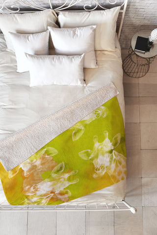 Kangarui Watercolor Giraffe Green Fleece Throw Blanket