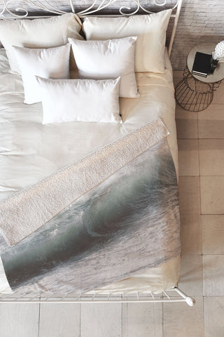 LBTOMA Onda Fleece Throw Blanket