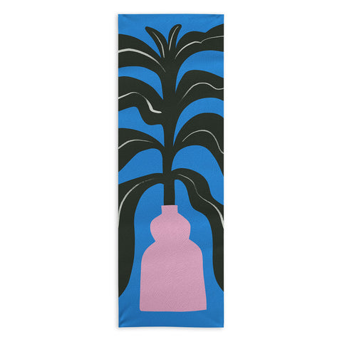 Marin Vaan Zaal Large Black Houseplant in Pink Yoga Towel
