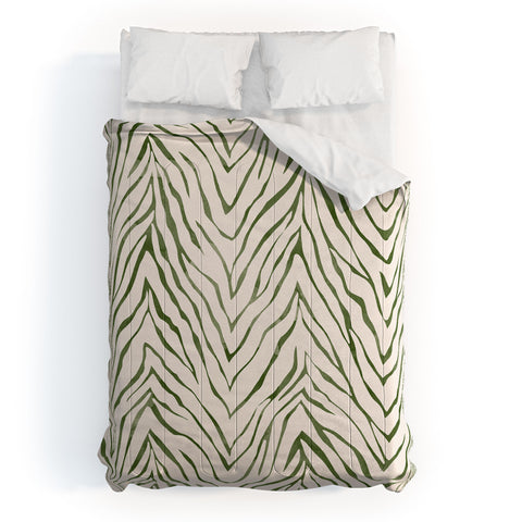 Marta Barragan Camarasa 0033 Wild animal skin Comforter