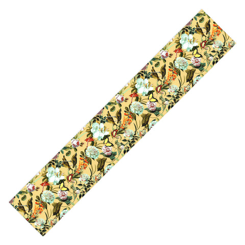 Marta Barragan Camarasa Birds in floral bouquets Table Runner