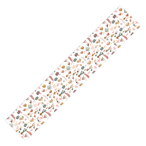 Marta Barragan Camarasa Birds in the desert Table Runner