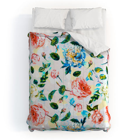 Marta Barragan Camarasa Blooming in spring Comforter