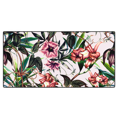 Marta Barragan Camarasa Blooms garden vintage Desk Mat