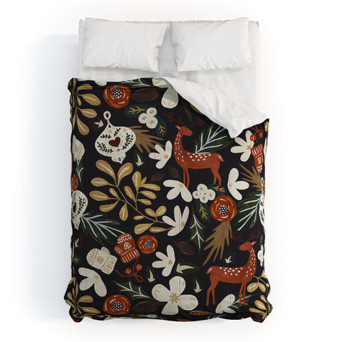 Marta Barragan Camarasa Christmas holiday night III Comforter