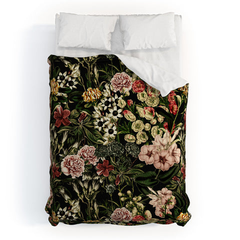 Marta Barragan Camarasa Dark bloom I Comforter