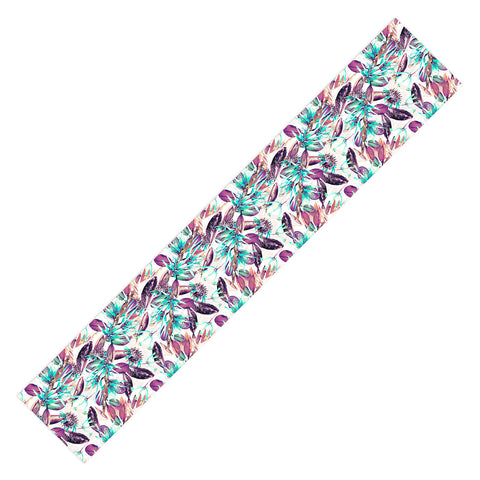 Marta Barragan Camarasa Exotic winter botany Table Runner