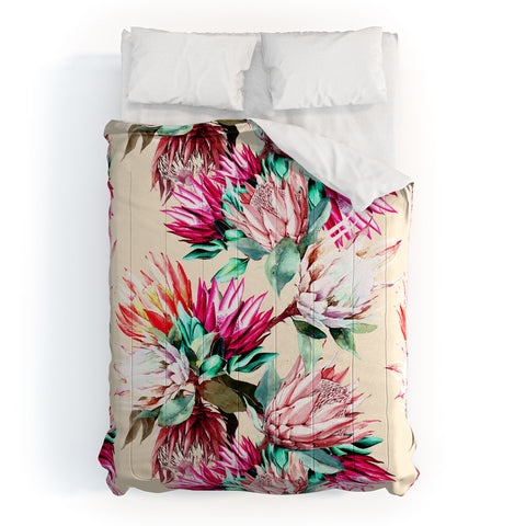 Marta Barragan Camarasa King proteas bloom 02 Comforter