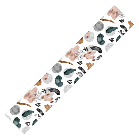 Marta Barragan Camarasa Modern shapes and points Table Runner