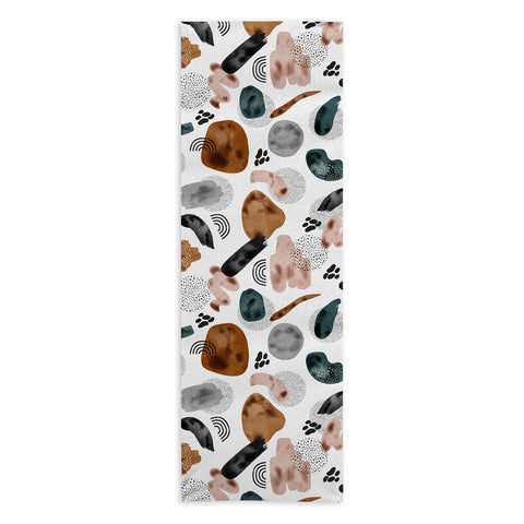 Marta Barragan Camarasa Modern shapes and points Yoga Towel