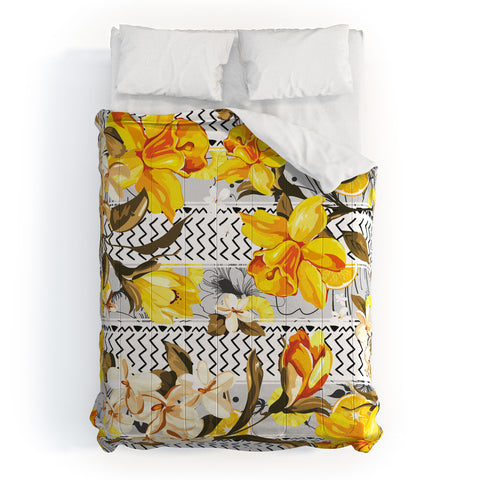 Marta Barragan Camarasa Pattern flowers and fruits Comforter