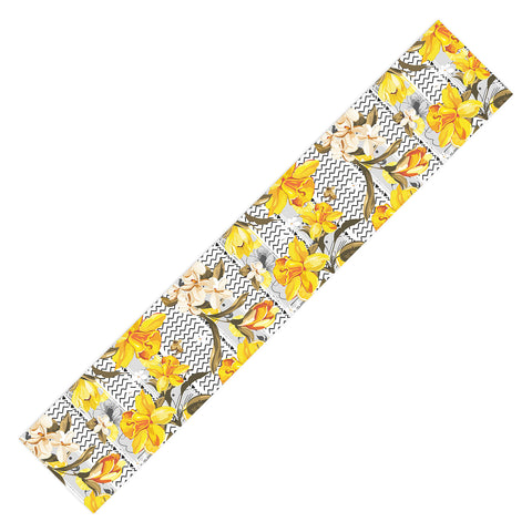 Marta Barragan Camarasa Pattern flowers and fruits Table Runner