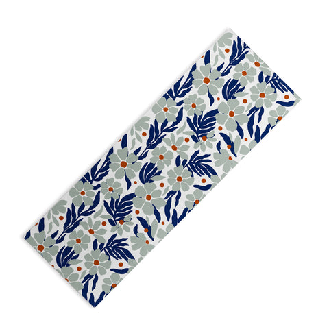 Marta Barragan Camarasa Simple garden blooms 23B Yoga Mat