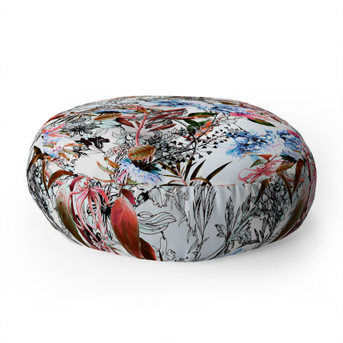 Marta Barragan Camarasa Wild bloom in the meadow Floor Pillow Round