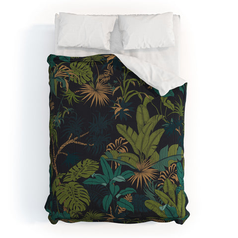 Marta Barragan Camarasa Wild nature night 102 Comforter