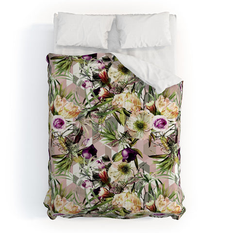 Marta Barragan Camarasa Wild vintage bloom in geometric Duvet Cover