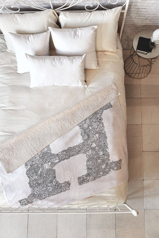 Martin Bunyi Isabet H Fleece Throw Blanket