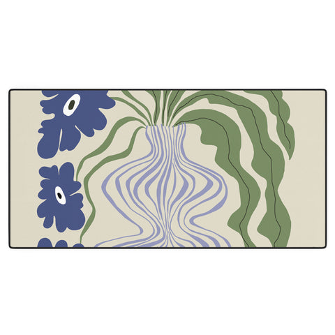 Miho Dropping leaf plant Desk Mat