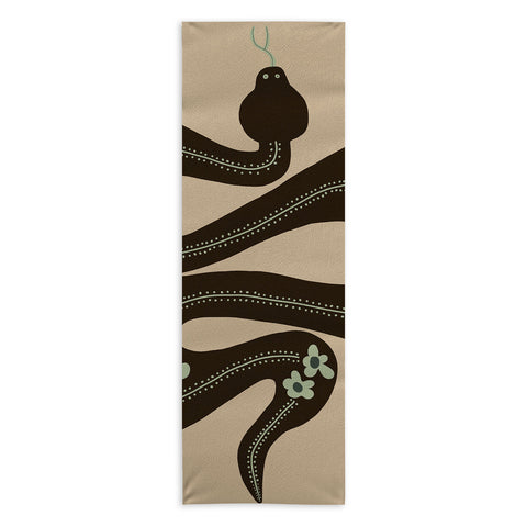 Miho wild and free green anaconda Yoga Towel