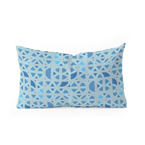 Mirimo Arabesque en Bleu Oblong Throw Pillow