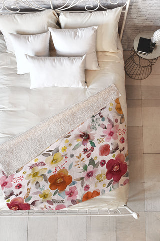 Ninola Design Bountiful Bouquet Countryside Red Fleece Throw Blanket