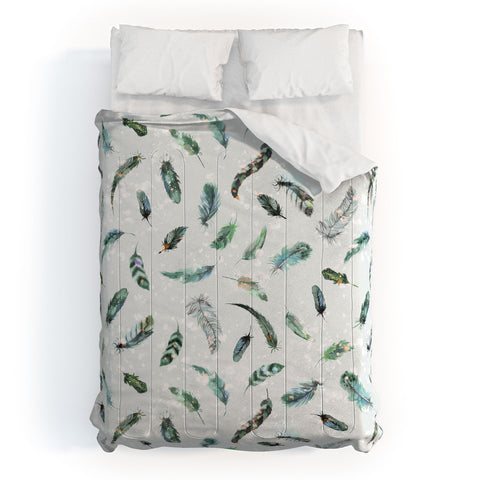Ninola Design Delicate feathers soft green Comforter