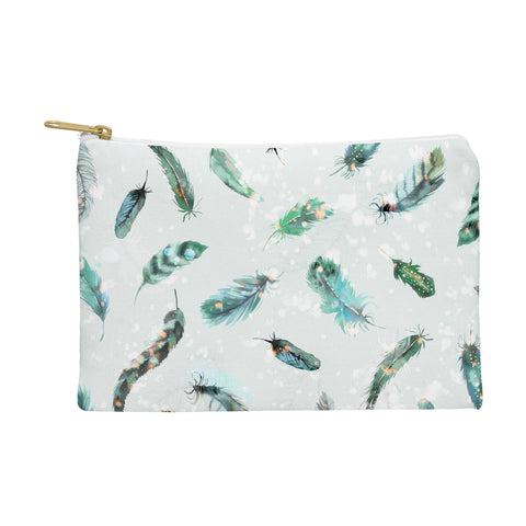 Ninola Design Delicate feathers soft green Pouch