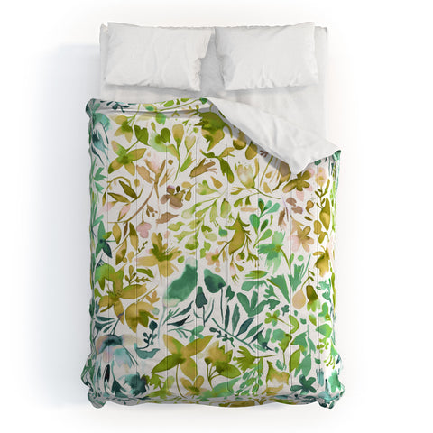 Ninola Design Green flowers and plants ivy Comforter